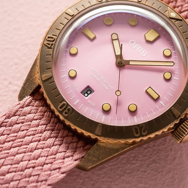 Orologio ORIS Divers Sixty-Five Cotton Candy quadrante rosa cinturino in tessuto rosa 01 733 7771 3158-07 3 19 04BRS dettaglio