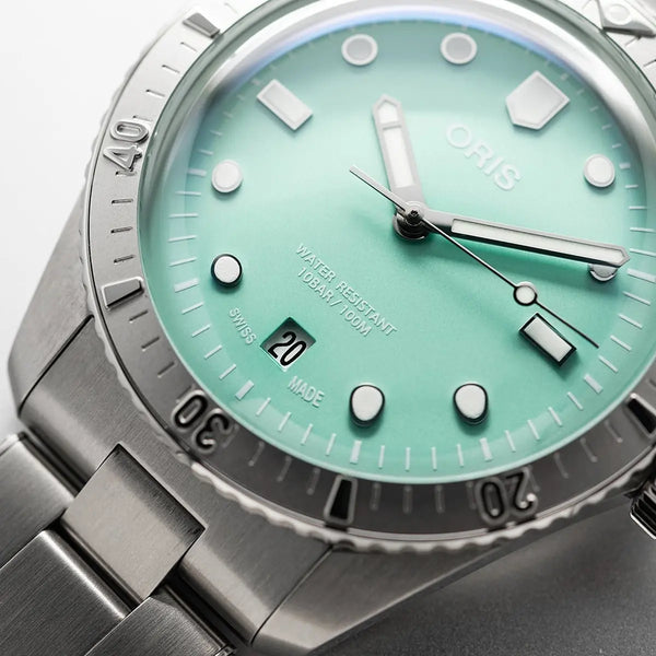 Orologio ORIS Divers Sixty-Five Cotton Candy quadrante verde bracciale in acciaio 01 733 7771 4057-07 8 19 18 dettaglio