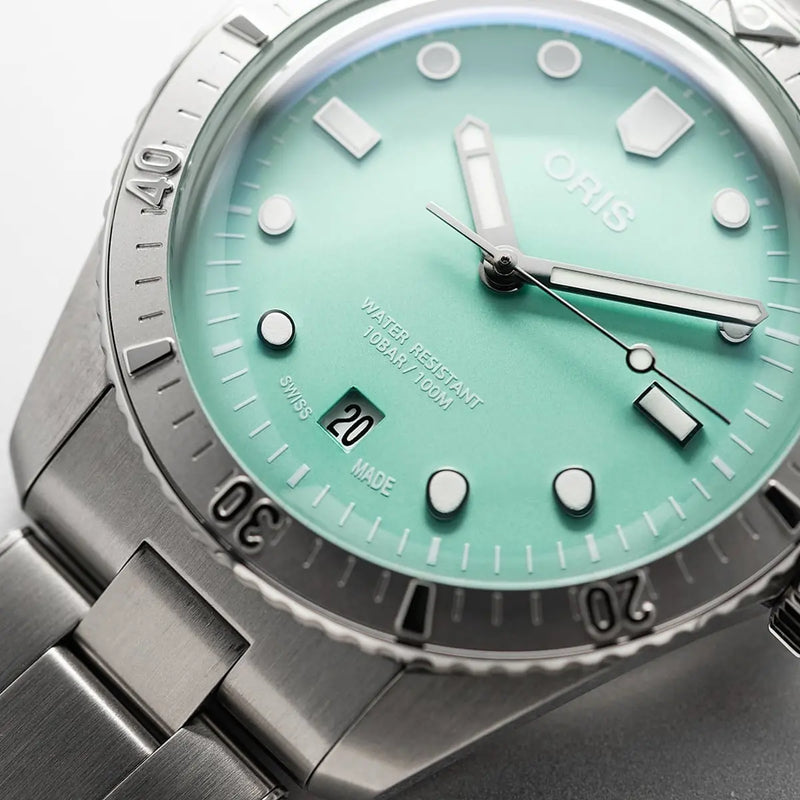 Orologio ORIS Divers Sixty-Five Cotton Candy quadrante verde bracciale in acciaio 01 733 7771 4057-07 8 19 18 dettaglio