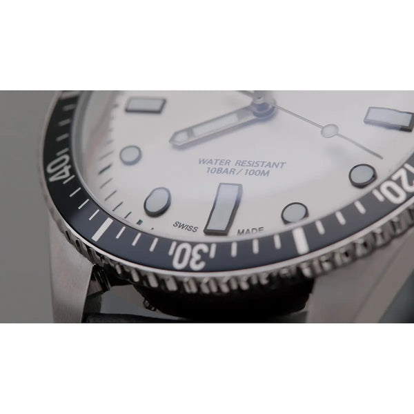 Orologio ORIS Divers Social Club Hong Kong quadrante bianco cinturino in pelle nero 01 733 7707 4051 OSC-HKG-Set