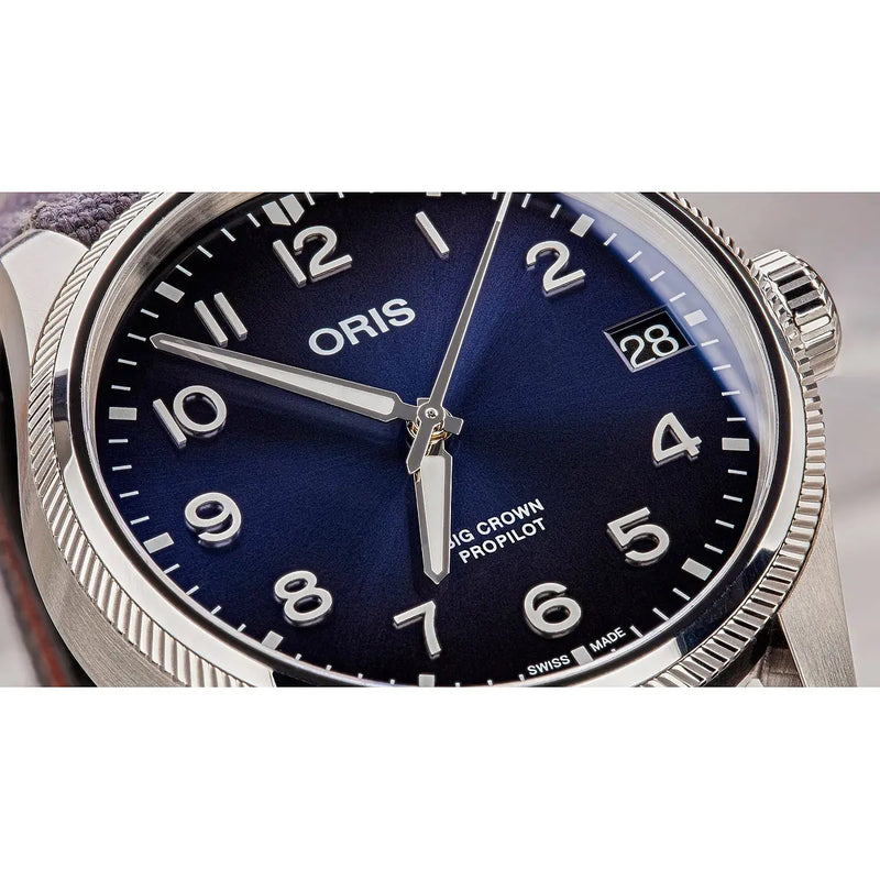 Orologio ORIS ProPilot Big Crown Big Date quadrante blu cinturino in tessuto blu 01 751 7761 4065-07 3 20 05LC dettaglio