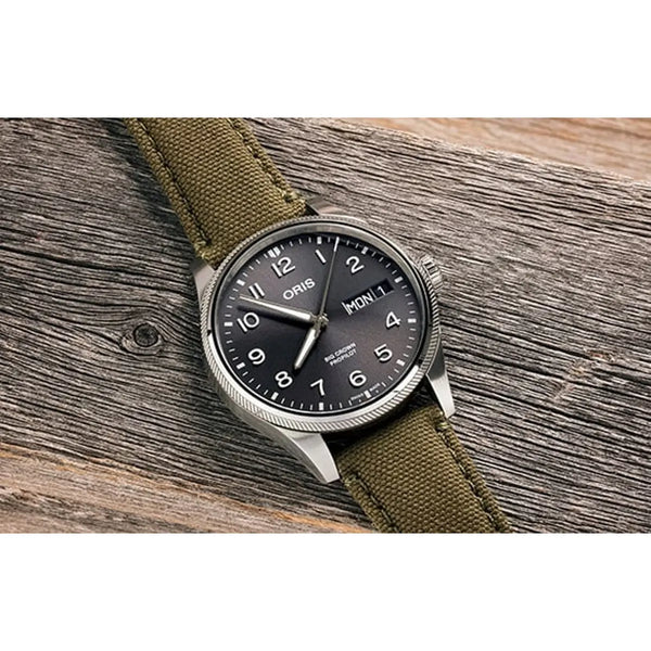 Orologio ORIS ProPilot Big Crown Big Day Date quadrante nero cinturino in tessuto verde 01 752 7760 4063-07 3 22 02LC dettaglio 4