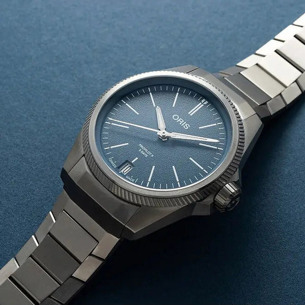 Orologio ORIS ProPilot X Calibre 400 quadrante blu bracciale in titanio 01 400 7778 7155-07 7 20 01TLC dettaglio 4