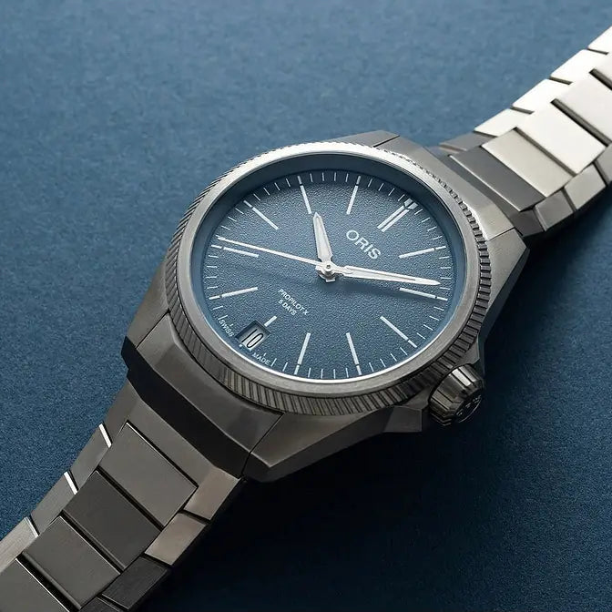 Orologio ORIS ProPilot X Calibre 400 quadrante blu bracciale in titanio 01 400 7778 7155-07 7 20 01TLC dettaglio 4