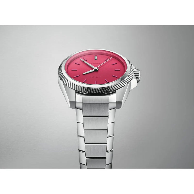 Orologio ORIS ProPilot X Miss Piggy quadrante rosso bracciale in acciaio 01 531 7796 4158-07 8 17 05LC dettaglio 4