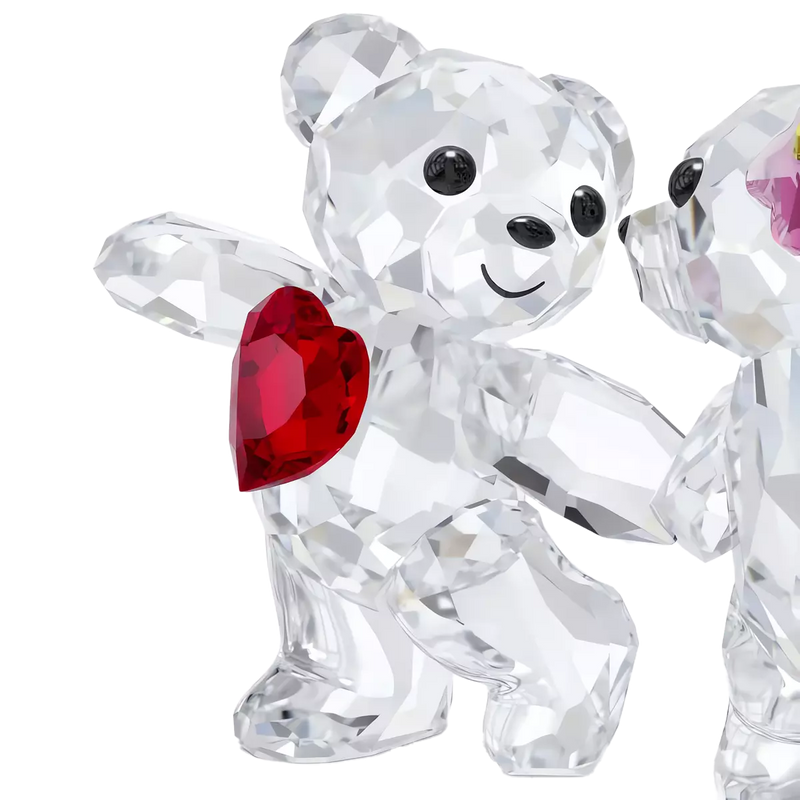 Statuetta in cristallo SWAROVSKI con due orsetti uno con cuore rosso, l’altro con fiore rosa 5558892 Dettaglio2