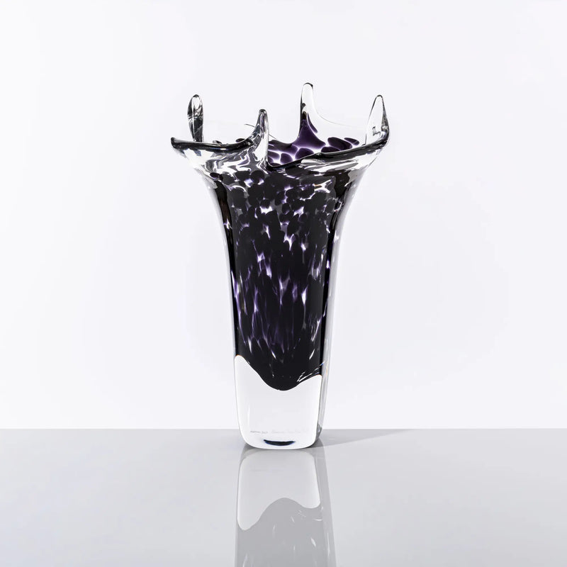 VENINI Vaso Bloom Nero/Cristallo in Vetro Soffiato di Murano 696.01 Ambientato