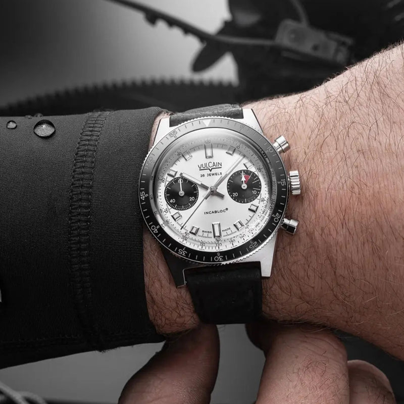 Vulcain Skindiver Chronograph Panda 590176A57.BAC201 indossato