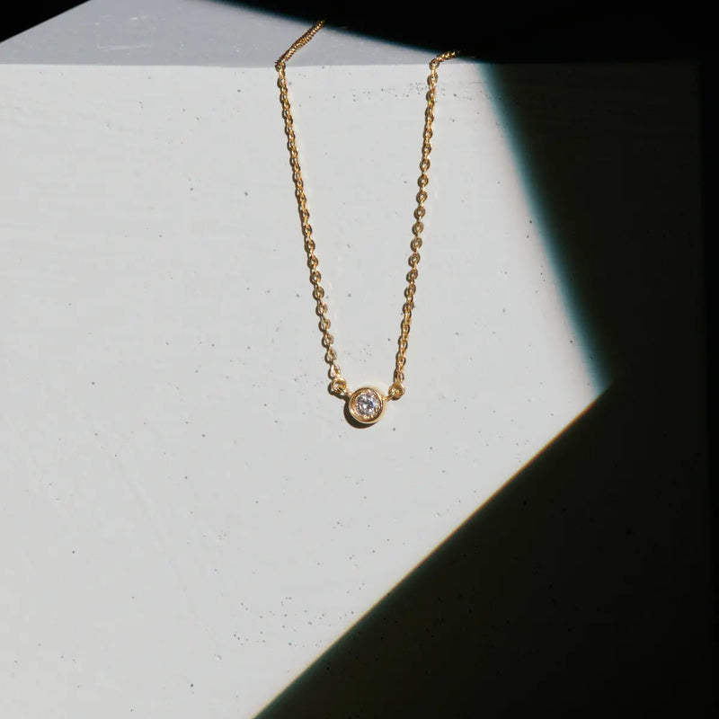 Geometrie di Luce Collana Punto Oro Giallo e Diamanti