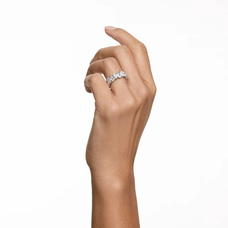 Anello Swarovski Matrix Vittore Pear indossato