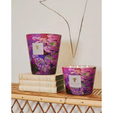 Baobab Collection candele Arty Flowers Ninfea in due formati su scaffale, decoro ninfee viola e rosa su vetro MAX10AFLI