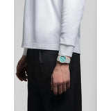 D1 Milano Polycarbon Binary Pulse orologio indossato al polso quadrante azzurro tiffany bracciale grigio design italiano PCBJ49