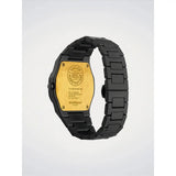 D1 Milano Polycarbon Harlem Globetrotters vista fondello in acciaio dorato con logo inciso e bracciale policarbonato nero PCBJHG