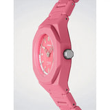 D1 Milano Polychrono Soft Blush dettaglio laterale corona ottagonale e cassa policarbonato rosa con quadrante granulato NCBJ12