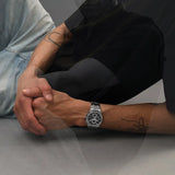 Maurice Lacroix Aikon Quartz Chronograph AI1118-SS002-330-1 indossato