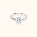 ALFYO Anello Solitario myO Oro Bianco Diamante Taglio Smeraldo e Pietre sul Gambo vista frontale