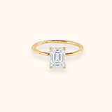 ALFYO Anello Solitario myO Oro Giallo Diamante Taglio Smeraldo vista frontale
