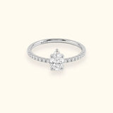 ALFYO Anello Solitario myO Oro Bianco Diamante Taglio Goccia e Diamanti sul Gambo vista frontale
