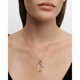 Pd Paola Ciondolo Drop combinazione charm rosa, ambra e pavé diamanti su catena oro, indossato PE01-081-U