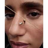 Pd Paola Collana Iniziale lettera A dettaglio ravvicinato indossata, ciondolo oro con zircone CO01-B74-U