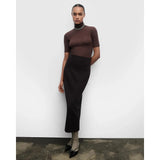 Pdpaola Collana Minerals Green Aventurine Drop indossata su outfit elegante, choker avventurina verde figura intera CO01-B36-S