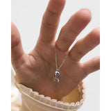 Pdpaola Collana Signature Essential Initials R Initial Silver dettaglio pendente lettera R in mano, argento rodiato CO02-B91-U