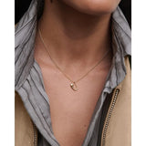 Pdpaola Collana Signature Essential Initials U Initial indossata su collo, pendente oro con zircone cubico CO01-B94-U