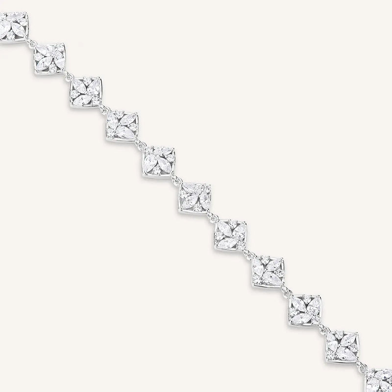 Rosato Bracciale Gemma con Zirconi ambientato