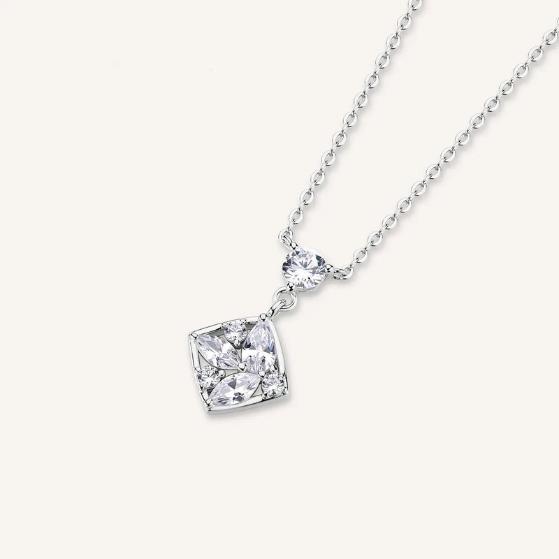 Rosato Collana Gemma con Zirconi ambientata
