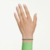 Swarovski Bracciale Matrix Tennis verde indossato al polso, zirconi brillanti su montatura rutenio 5743446