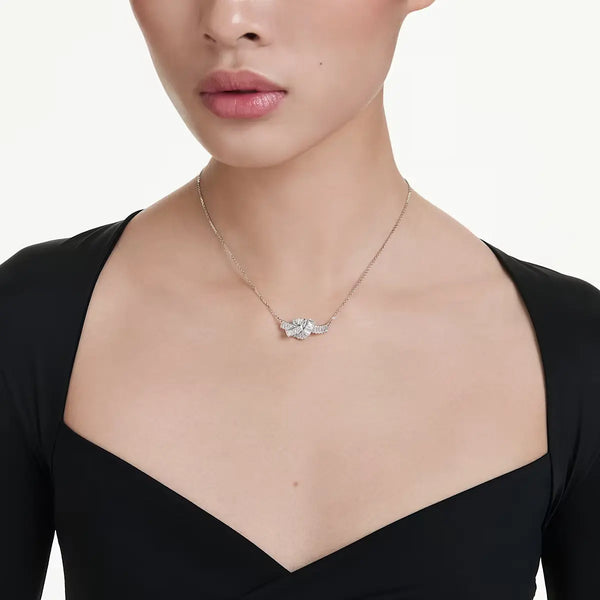 Swarovski Collana Matrix Nodo 5728553 indossata