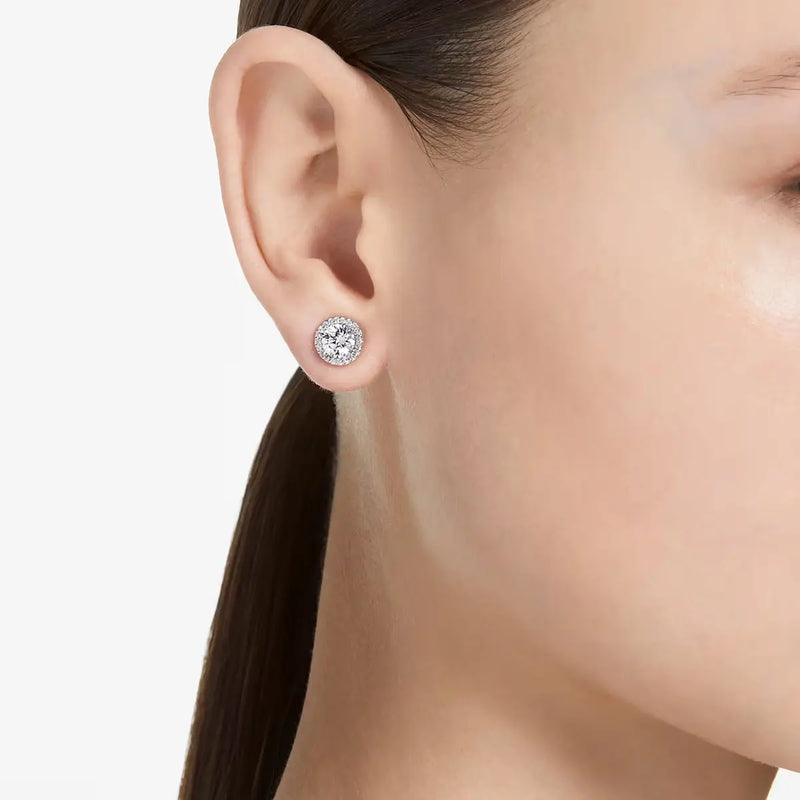 Swarovski Orecchini Lobo Una Angelic indossati
