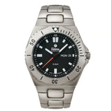 Tutima M2 Seven Seas orologio subacqueo in titanio quadrante nero con bracciale titanio e lunetta girevole 6151-02