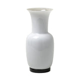 Venini Vaso Opalino Medio in vetro soffiato bianco lucido con base nera, design elegante 706.22 SN
