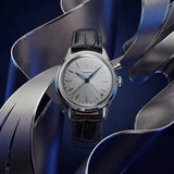 Vulcain Cricket Titanio Edizione Limitata cassa titanio quadrante guilloché argentato lancette blu su sfondo blu 142268G13.BAN249