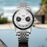 Vulcain Skindiver Chronograph Panda ambientato