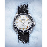 Vulcain Skindiver Nautique GMT Luminova Beige 680174A57.BAR200 ambientato