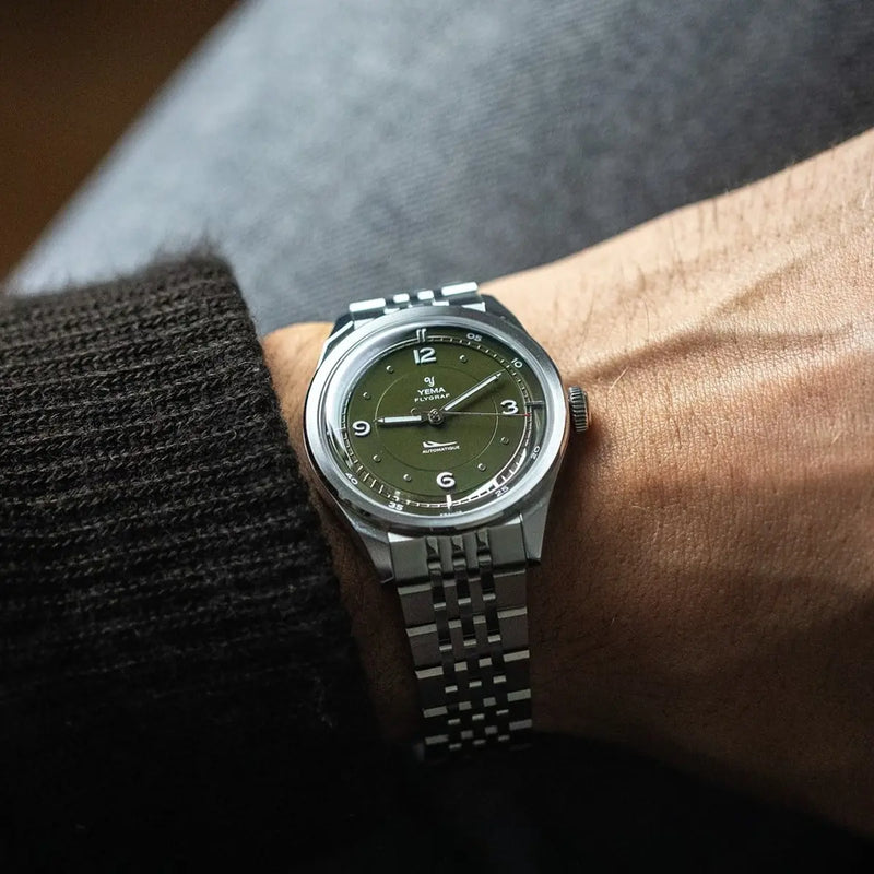 Orologio Yema Flygraf Pilot Verde YFLY25-ZMS indossato