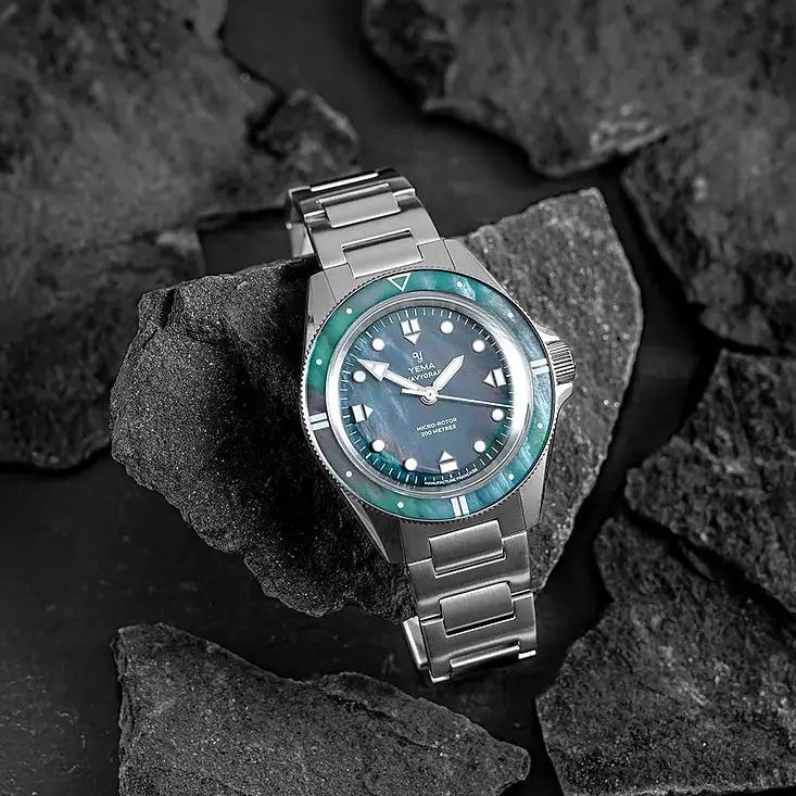 Orologio Yema Navygraf Pearl CMM.20 22.25.20.66.SN.M ambientato