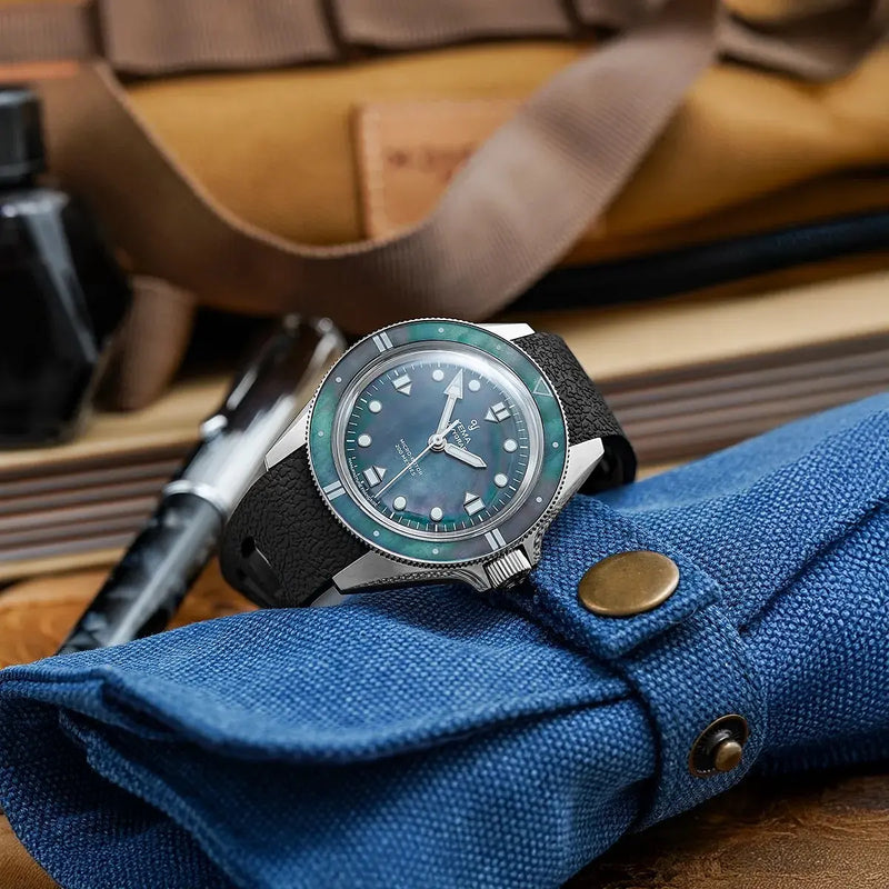 Orologio Yema Navygraf Pearl CMM.20 22.25.20.66.SN.U6 ambientato