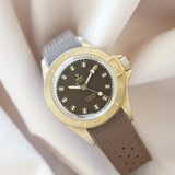 Yema Superman Bronze CMM.10 ambientazione quadrante marrone indici luminosi cassa bronzo satinata 17.26.10.38.ZN.U8