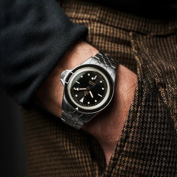 Orologio Yema Superman Gilt CMM.10 Nero 39 mm indossato