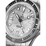 Yema Superman Titanium MoonTide CMM.11 dettaglio quadrante testurizzato lunare con indici luminosi e lunetta ceramica 12.26.11.66.TNL.MT