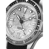 Yema Superman Titanium MoonTide CMM.12 dettaglio quadrante testurizzato titanio con indici luminosi e lunetta ceramica 12.26.11.66.TNL.U6