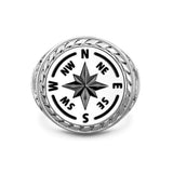 Zancan Anello Cosmopolitan Rosa dei venti in argento con rosa dei venti incisa e bordo a cordino, vista frontale EXA086