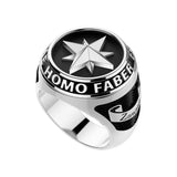Zancan Anello Cosmopolitan Rosa dei venti prospettiva angolare con logo Zancan inciso sul gambo in argento e nero EXA087