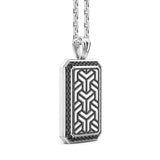 Zancan Collana Cosmopolitan Targa dettaglio pendente argento con motivo geometrico tridimensionale e cornice spinelli neri EXC459