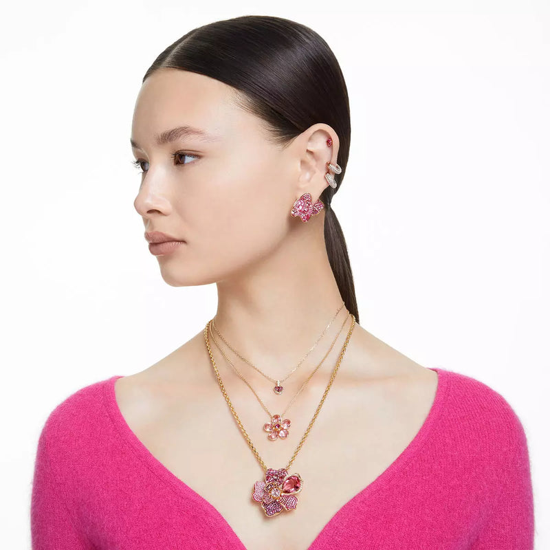 SWAROVSKI orecchini a lobo con petali con cristalli rosa in metallo placcato oro 5650561 Indossato2