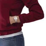 Orologio al Quarzo Tissot da Donna con Cassa in acciaio 316 L con trattamento Pvd oro rosa Quadrante Madreperla Bianca T1019102211600 Indossato