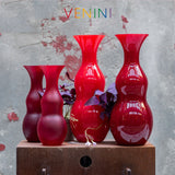 VENINI Vaso Pigmenti Satin Rosso in Vetro Soffiato di Murano 516.86 Ambientato